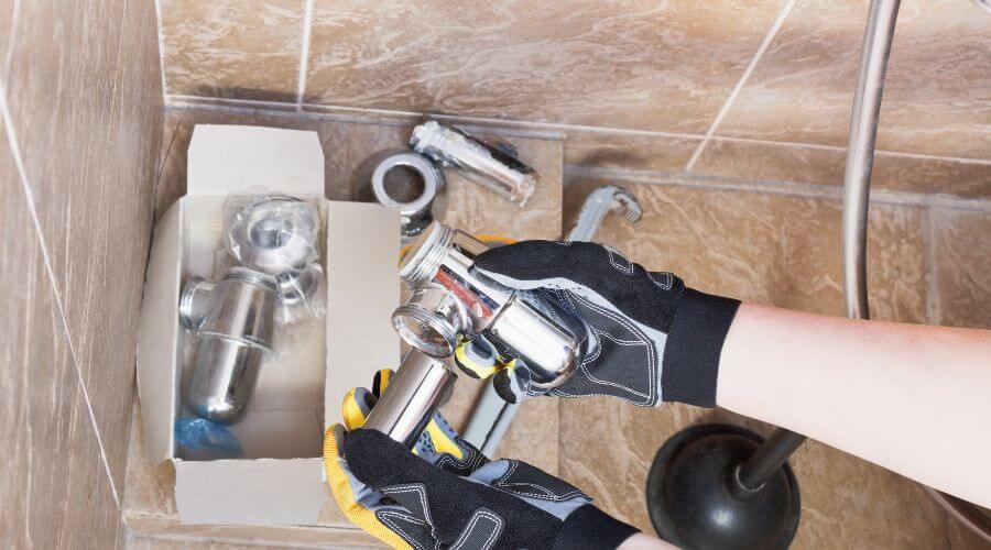 Expert Emergency Roof Repairs services in Hampton, IL